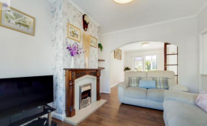 EEJs Charming London 3 bed home - with large garden